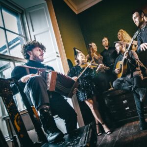 No1 sin a deir si press image audionetworks scaled e1754682774300